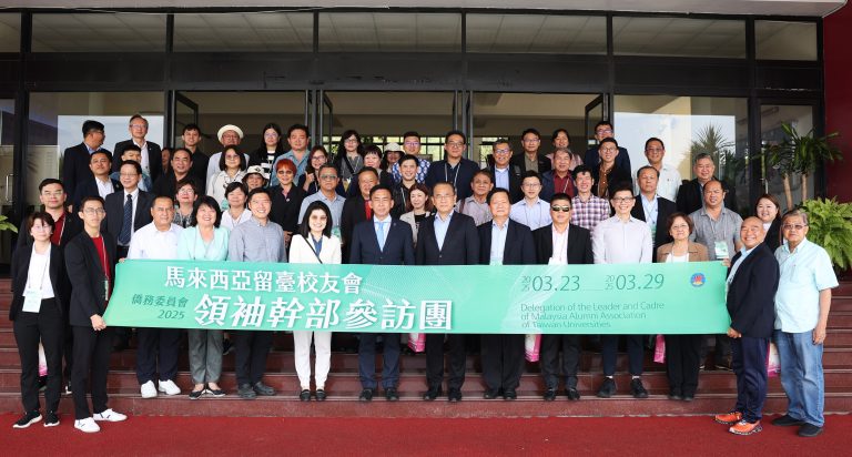 馬來西亞留臺校友會領袖幹部於3月28日參訪屏科大