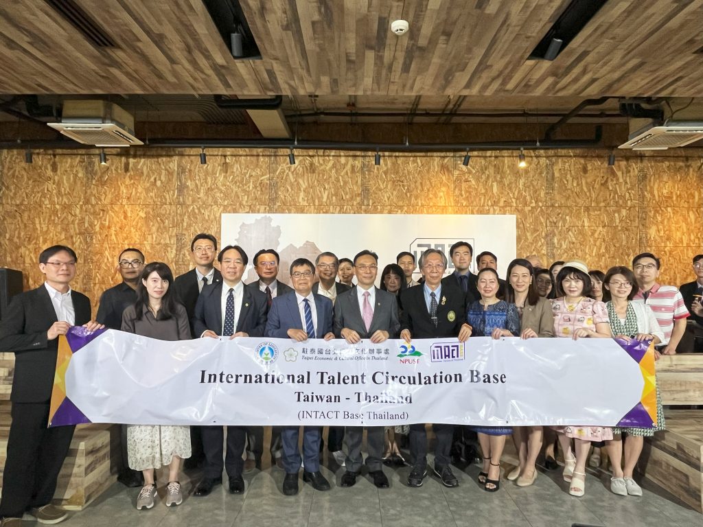 10、大合照