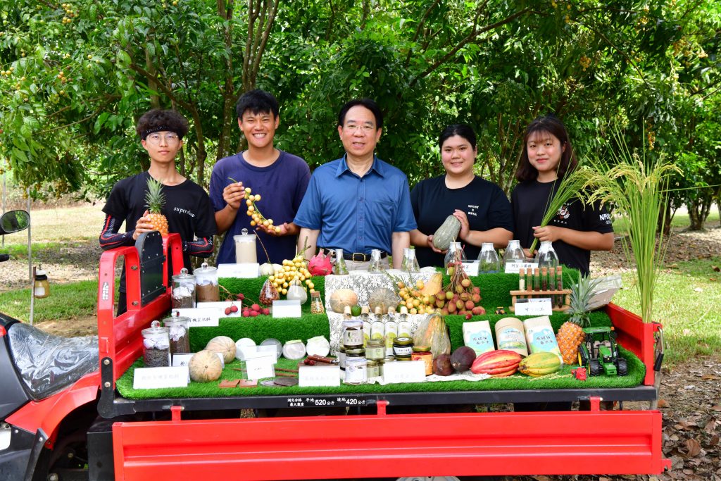 本校將持續深化永續治理及實踐SDGs行動，持續導入前瞻科技研究，朝向以永續作為核心價值的「國際一流全方位農業科技大學」目標邁進