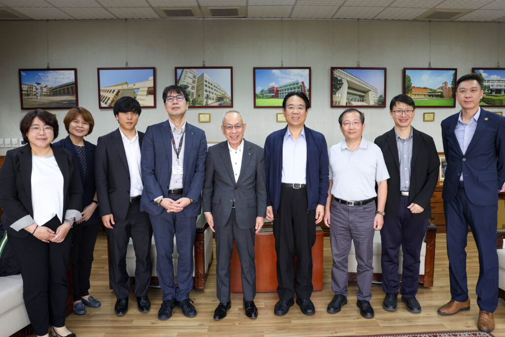 日本鹿兒島縣藤本德昭副知事受我國教育部邀請訪台，今(13)日率領代表團一行3人蒞臨本校交流