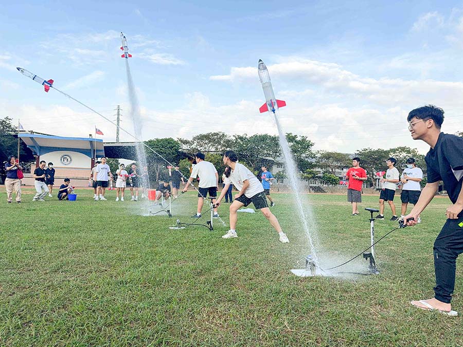 02-校園航太科技體驗活動：降落山水火箭設計