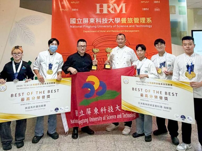餐旅1A學生黃鋒睿同學在「中式宴客海鮮」項目、餐旅2A陳冠傑同學在「美國馬鈴薯挑戰賽」雙雙取得金牌更奪下全場最高分紀錄，成為本次賽事最亮眼的焦點
