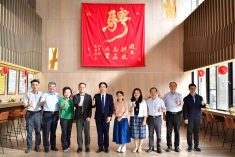 01 屏科大今(24)日上午9時於校內圖書與會展館舉行「金馬報喜」新春團拜暨年度代表字揭字儀式