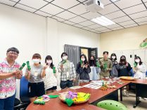 帶領學生認識「耐旱作物」的選種，並讓學生動手實作專屬的Cinavu (吉拿富)