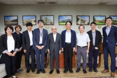 日本鹿兒島縣藤本德昭副知事受我國教育部邀請訪台，今(13)日率領代表團一行3人蒞臨本校交流